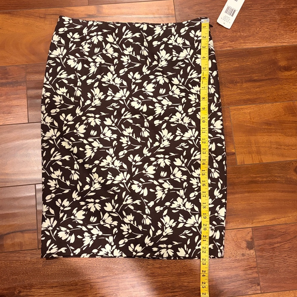 Lauren Ralph Lauren Brown & White Floral Pencil Skirt Size 2P NWT - Picture 8 of 9